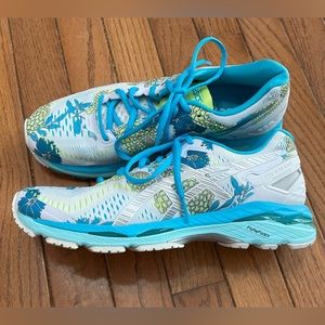 Asics gel-kayano 23 white blue floral running shoes EUC women’s 8.5